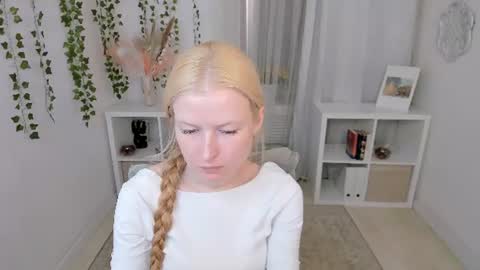 Snapshot of laly_peach chatting on 24, 7, 2026 Laly online show from 24, 7, 2026