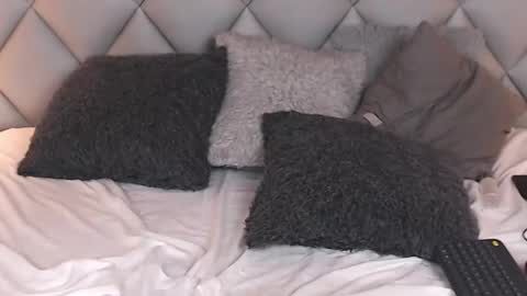 Laly Castro online show from 27, 12, 2024