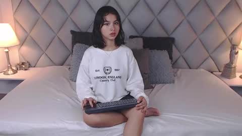 Laly Castro online show from 21, 1, 2025