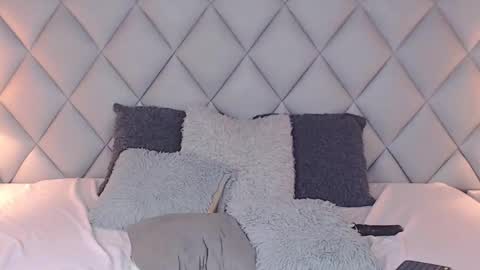 Laly Castro online show from 21, 1, 2025