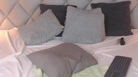 Laly Castro online show from 30, 1, 2025