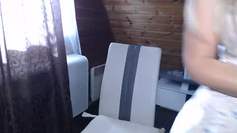 Snapshot of lamadrina006 chatting on 14, 10, 2025 LaMadrina006 online show from 14, 10, 2025