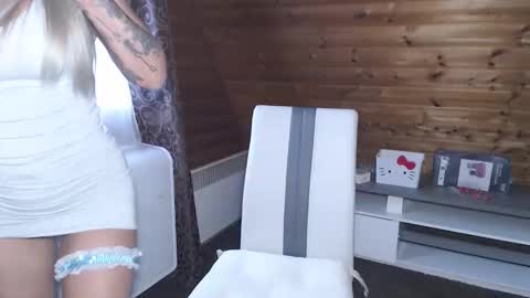 Snapshot of lamadrina006 chatting on 17, 11, 2025 LaMadrina006 online show from 17, 11, 2025