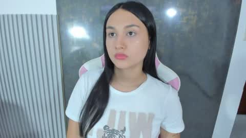 Lana online show from 10, 4, 2026