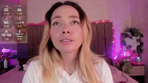 Snapshot of lanaamills chatting on 5, 7, 2026 Lana online show from 5, 7, 2026