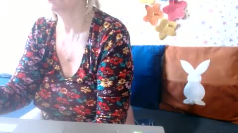 Snapshot of lanalovelyqueen chatting on 17, 6, 2026 LovelyQueen online show from 17, 6, 2026