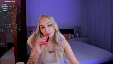 Snapshot of lanamiracle chatting on 6, 1, 2026 Lana online show from 6, 1, 2026