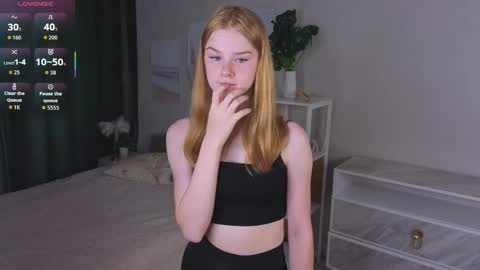 Snapshot of laniehohenberger chatting on 7, 6, 2026 Hello everyone Im Gena online show from 7, 6, 2026
