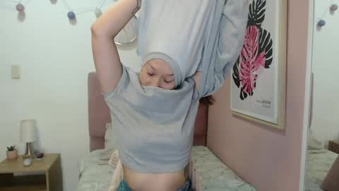 Snapshot of lanna_mills chatting on 21, 4, 2026 Lanna online show from 21, 4, 2026
