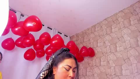 lapeligrosa_ online show from 8, 3, 2025