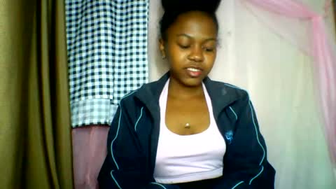 Snapshot of lara_belle chatting on 14, 6, 2026 lara_belle online show from 14, 6, 2026