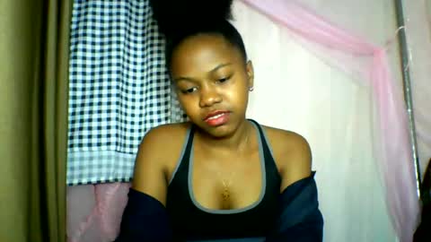 Snapshot of lara_belle chatting on 20, 6, 2026 lara_belle online show from 20, 6, 2026