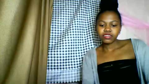 Snapshot of lara_belle chatting on 25, 6, 2026 lara_belle online show from 25, 6, 2026