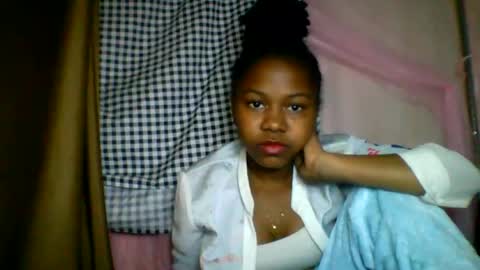 Snapshot of lara_belle chatting on 14, 7, 2026 lara_belle online show from 14, 7, 2026
