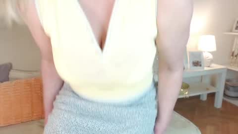 Snapshot of lara_fisher chatting on 8, 12, 2024 lara_fisher online show from 8, 12, 2024