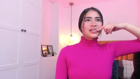 Snapshot of lara_madisson chatting on 5, 12, 2024 Lara Madisson online show from 5, 12, 2024