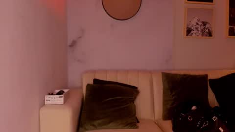 Lara Madisson online show from 3, 2, 2026