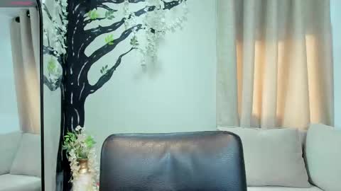      700  200   online show from 18, 10, 2025