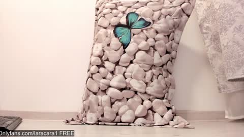 Snapshot of laracara chatting on 18, 1, 2025 Lara online show from 18, 1, 2025