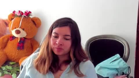Snapshot of laracat18 chatting on 3, 5, 2026 Lara online show from 3, 5, 2026