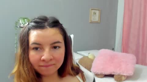 Snapshot of laracat18 chatting on 16, 5, 2026 Lara online show from 16, 5, 2026