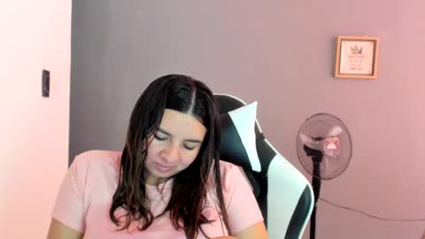 Snapshot of laracat18 chatting on 9, 7, 2026 Lara online show from 9, 7, 2026