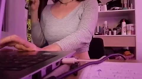 Snapshot of larafox22 chatting on 10, 4, 2026 larafox22 online show from 10, 4, 2026