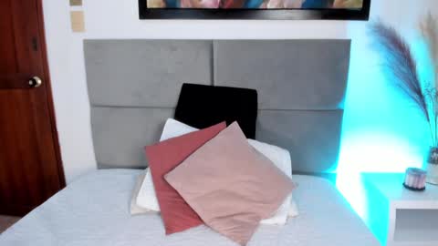  Lara Gold  online show from 7, 2, 2025