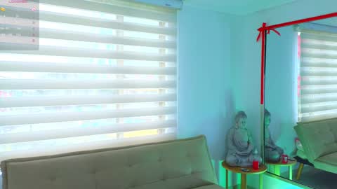 Snapshot of laralane_ chatting on 8, 1, 2025 Lara online show from 8, 1, 2025