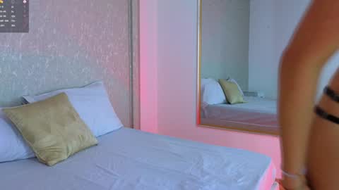 Snapshot of laralane_ chatting on 6, 2, 2025 Lara online show from 6, 2, 2025