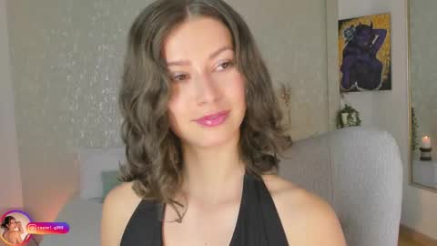 Snapshot of laralane_ chatting on 4, 11, 2025 Lara online show from 4, 11, 2025