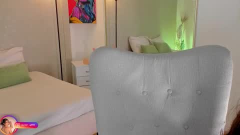 Snapshot of laralane_ chatting on 27, 11, 2025 Lara online show from 27, 11, 2025