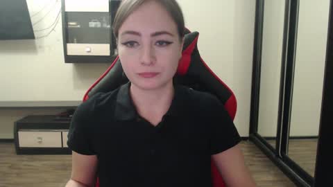 Snapshot of laralianna chatting on 12, 1, 2025 Laralianna online show from 12, 1, 2025