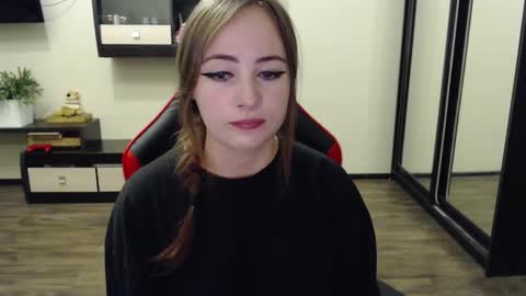 Snapshot of laralianna chatting on 11, 9, 2025 Laralianna online show from 11, 9, 2025