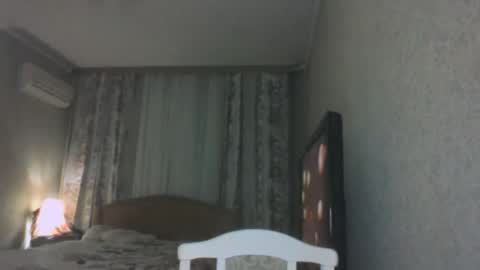 laramrs online show from 18, 4, 2026