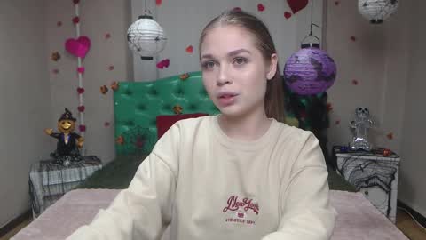 LaraPika online show from 4, 11, 2025