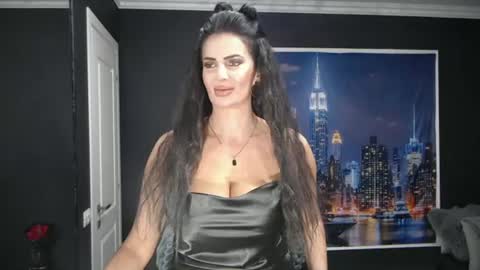 laras_moans online show from 12, 7, 2026
