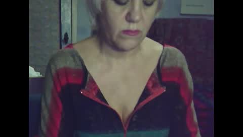 larisaq4ugo24 online show from 17, 1, 2025