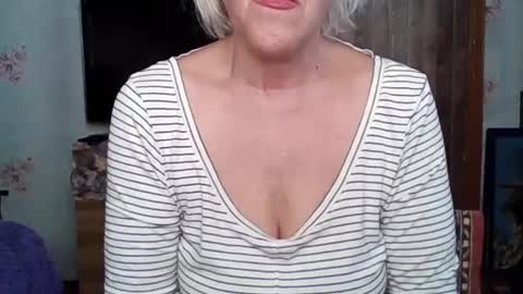 larisaq4ugo24 online show from 13, 7, 2026