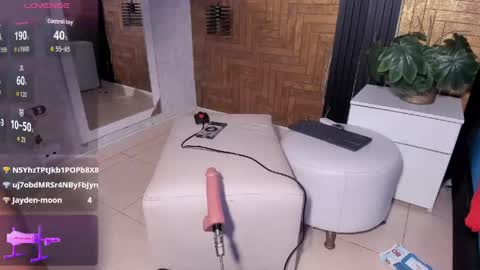 Snapshot of larossx chatting on 25, 5, 2026 online show from 25, 5, 2026