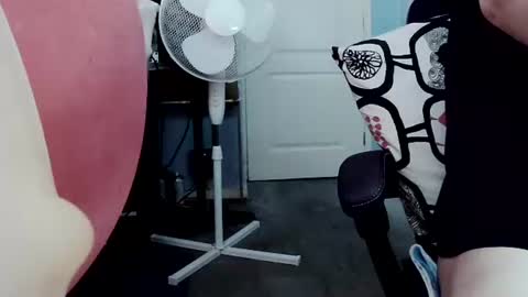 Snapshot of latexchris77 chatting on 7, 6, 2026 latexchris77 online show from 7, 6, 2026