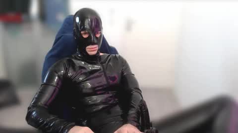 Snapshot of latexfan1984 chatting on 16, 12, 2025 Rubber and Latex online show from 16, 12, 2025
