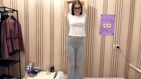 Snapshot of latiapetosa chatting on 9, 7, 2026 Mia online show from 9, 7, 2026