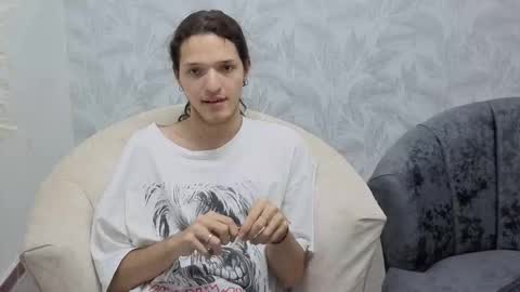 Snapshot of latin_boi6 chatting on 28, 11, 2025 Angel online show from 28, 11, 2025