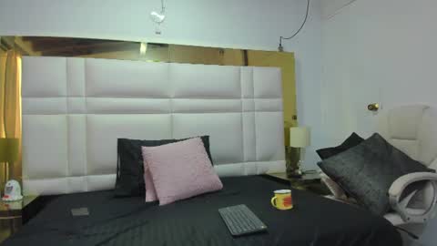 Snapshot of latin_couple20y chatting on 2, 8, 2026 Johana y Santiago online show from 2, 8, 2026