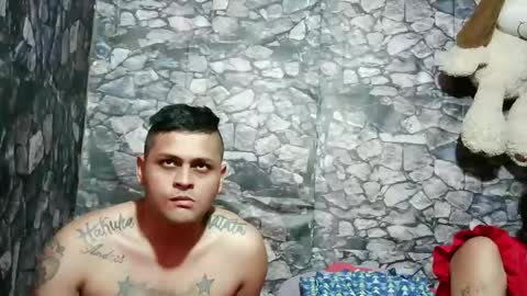 Snapshot of latin_hornycouple chatting on 29, 12, 2024 latin_hornycouple online show from 29, 12, 2024