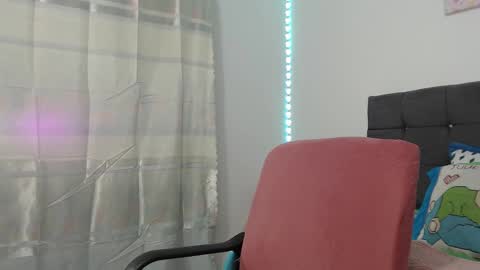 Snapshot of latin_rihanna_j chatting on 8, 11, 2025 karen online show from 8, 11, 2025