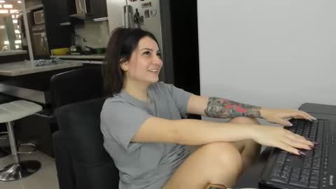 Snapshot of latina_dommy chatting on 28, 5, 2026 Tiffany online show from 28, 5, 2026