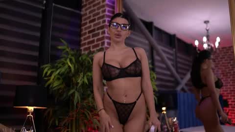 Snapshot of latinaloco chatting on 1, 3, 2026 Latina online show from 1, 3, 2026