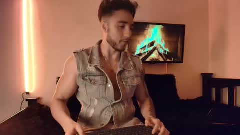 Snapshot of latinboyvip_ chatting on 1, 5, 2026 LatinBoyVIP Colombian online show from 1, 5, 2026